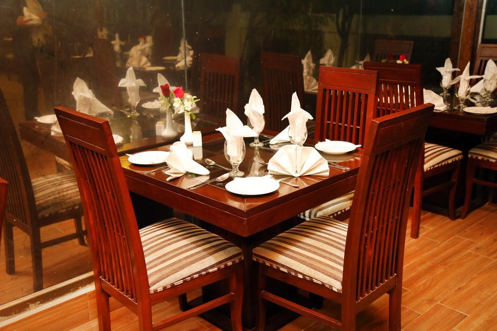 Royal Elegance Hotel Lahore Exterior foto